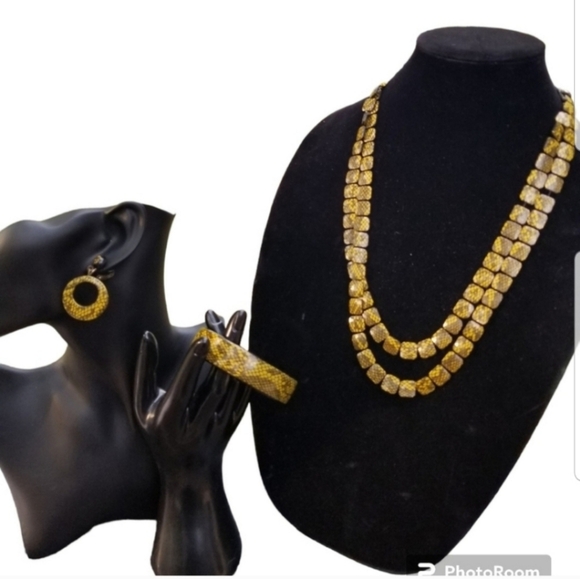 VINTAGE YELLOW & BLACK SNAKESKIN PATTERN NECKLACE, EARRINGS & BRACELET SET - Picture 1 of 8